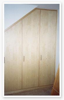 Einbauschrank in der Dachschräge 